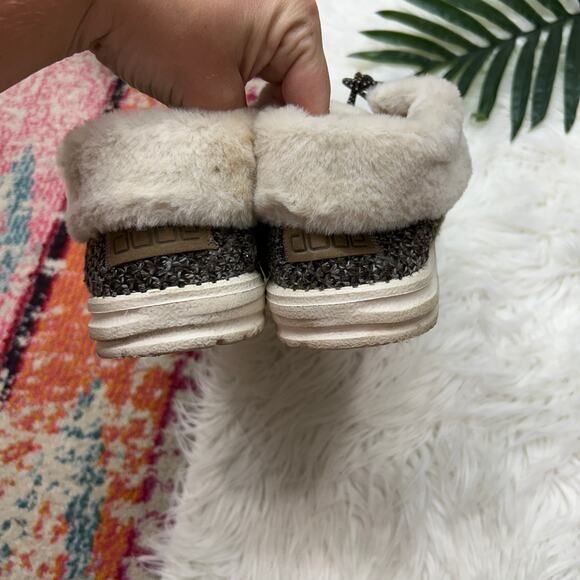 Hey Dude Faux Fur Trim Lining Britt Cocoa Shoes Ankle Boots Booties 7 Gray/Brown - Picture 7 of 9